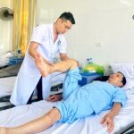 Tê bì chân tay ở người cao tuổi – dấu hiệu tuổi già hay bệnh lý tiềm ẩn?