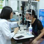 Phường Hà Tu: Khám mắt miễn phí cho người dân từ 40 tuổi trở lên nhân Ngày Sức khỏe toàn dân 7/4