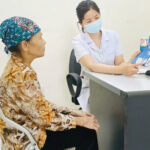 Chăm sóc sức khỏe người cao tuổi trong mùa nắng nóng